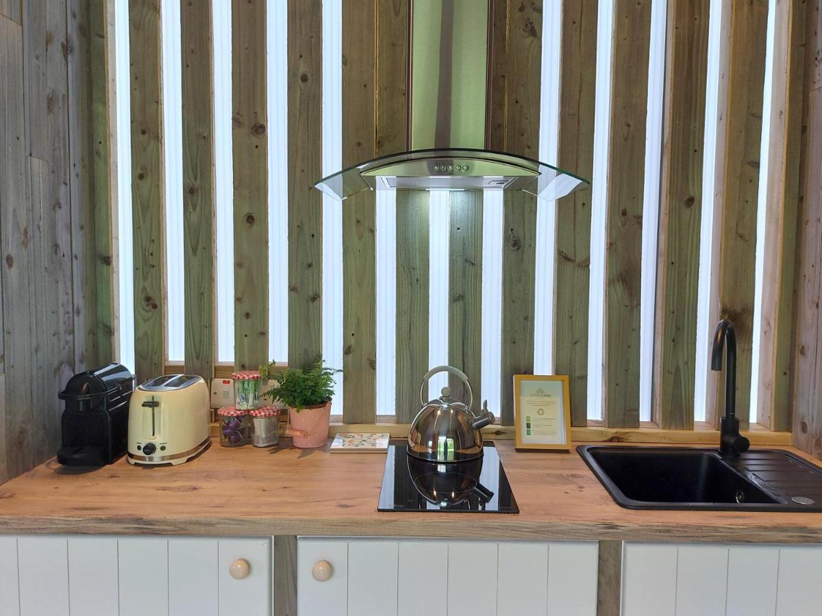 Killarney Glamping At The Grove, Suites And Lodges Exterior foto